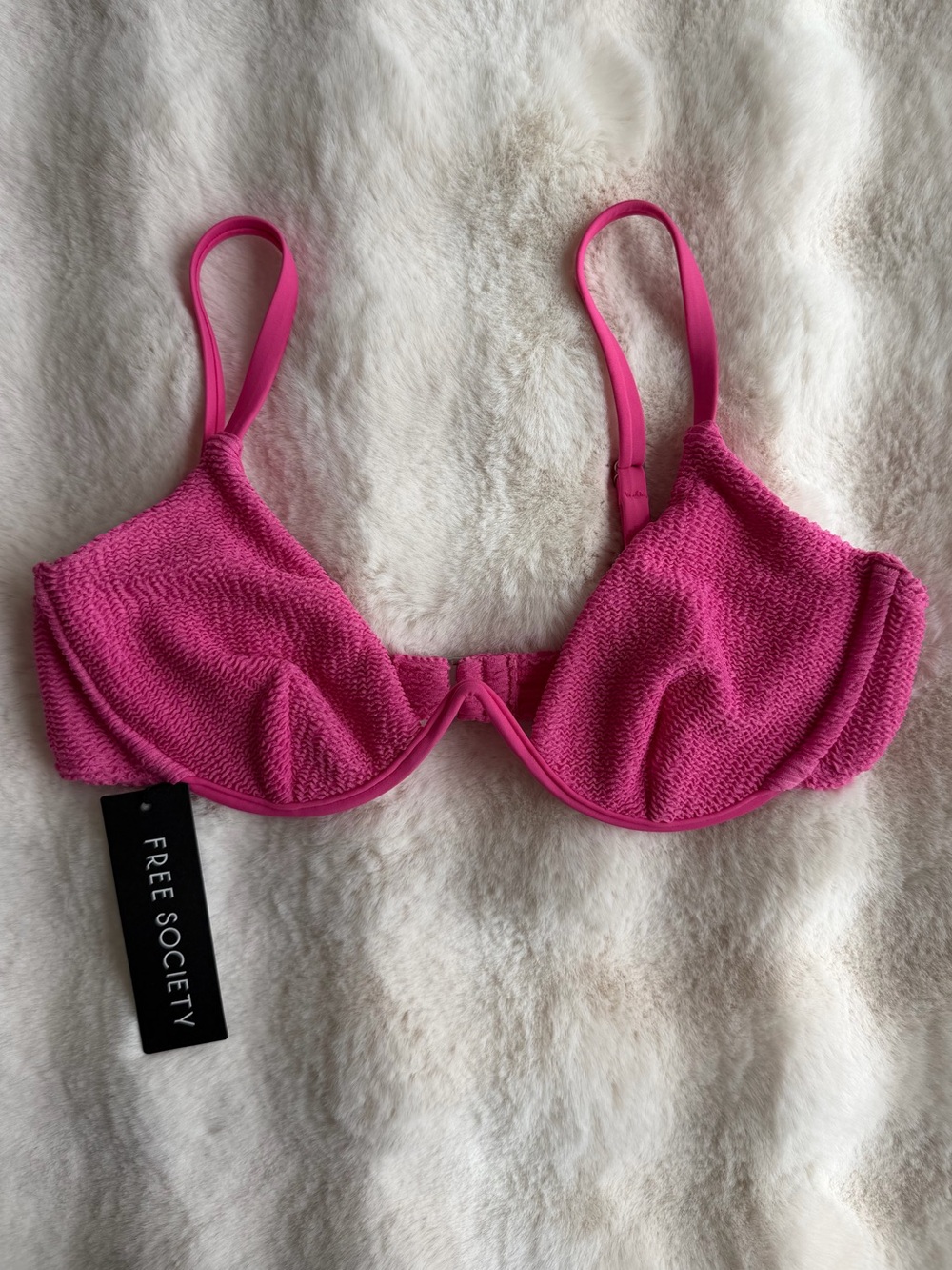 🆕 Free Society | Pink Underwire Bikini Top - Size M.